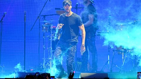 El español Enrique Iglesias siempre tiene gestos de agradecimiento con sus fanáticos.