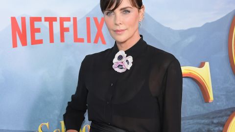 Charlize Theron recibiría una ganancia de $517,000 dólares.