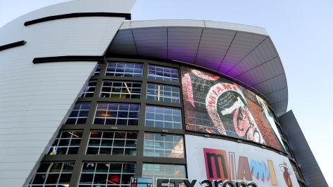 FTX también fungía como el principal patrocinante del estadio del Miami Heat en la NBA.