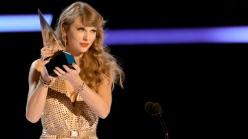 Taylor Swift agradeció a sus seguidores que la han apoyado desde los inicios de su carrera.