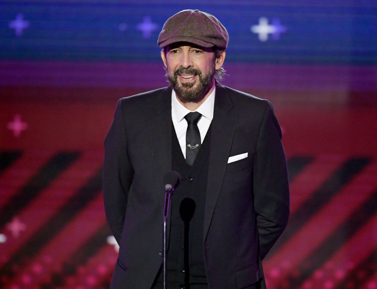 Juan Luis Guerra offers a reward to whoever finds the luggage that was stolen from them in Bogotá