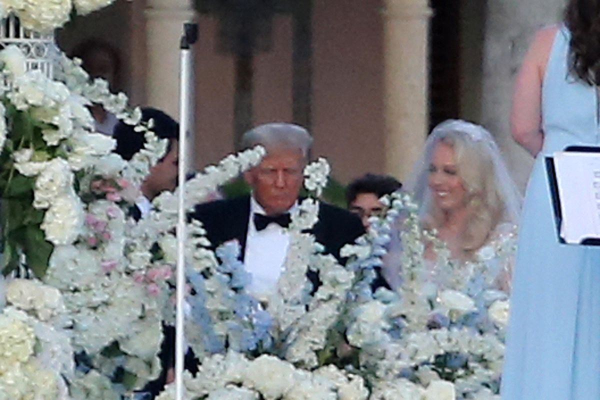Donald Trump llegó al altar a su hija Tiffany.