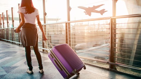 Mujer aeropuerto