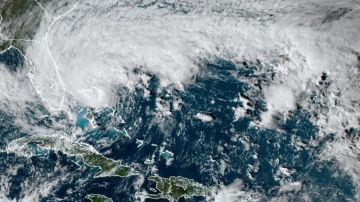 La tormenta tropical Nicole se convirtió en huracán este miércoles.