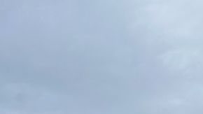 Las personas estaban pescando en un trozo de hielo en Upper Red Lake.