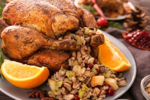 Pavo de Acción de Gracias: Por qué es mejor cocinar el relleno fuera del pavo