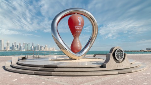 Los aficionados que visitan Qatar para disfrutar del mundial tienen diferentes opciones de hospedaje, algunos con tarifas superiores a los $1,000 dólares por noche.