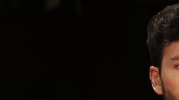 Anitta derrochó con su energía musical por todo el escenario de los Latin Grammy y le baila a Sebastián Yatra.