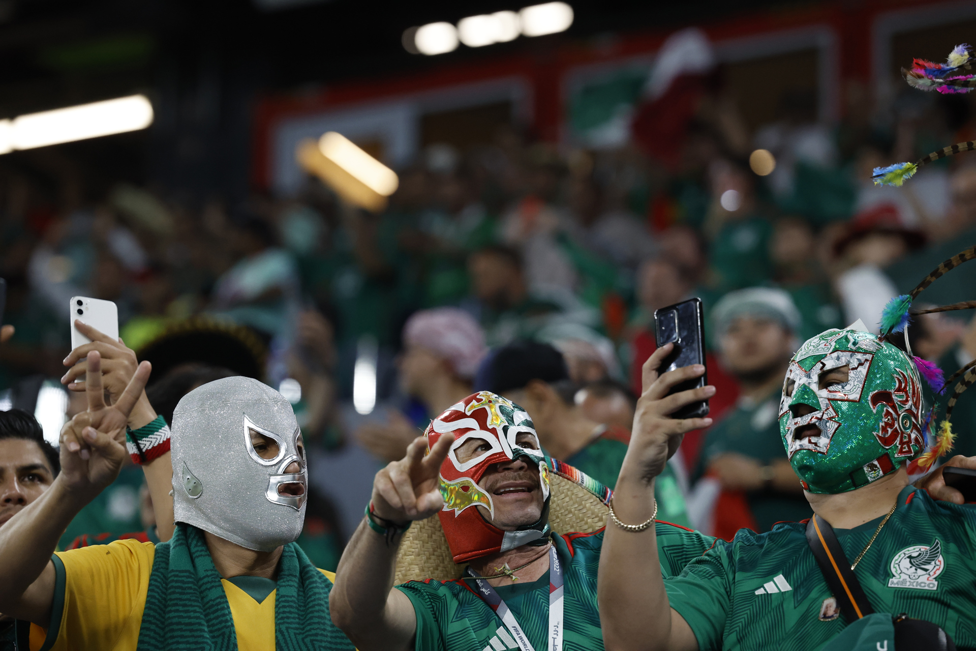 Batalla Campal: Hinchas Mexicanos Y Argentinos Se Agarraron A Golpes En ...