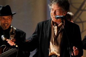 Cartas de amor escritas por Bob Dylan se venden por $670 mil dólares en una subasta