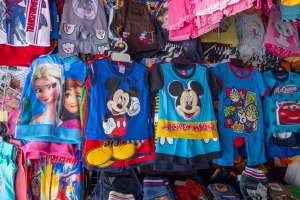 Casi 90 mil prendas de Disney son retiradas del mercado porque podrían provocar envenenamiento por plomo en niños