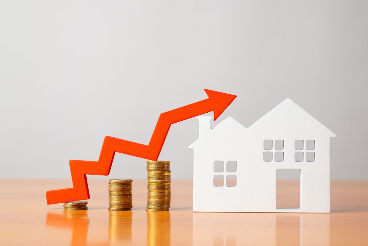 2022 fue un año en el que las tasas hipotecarias se dispararon junto con los precios de las viviendas, y la tendencia, al parecer, seguirá el próximo año.