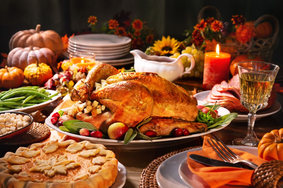 Una comida de Thanksgiving en 2022 costó aproximadamente $64.05 dólares.