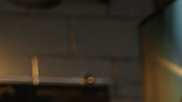 La presentadora Adamari López ha sido criticada por una exconductora.