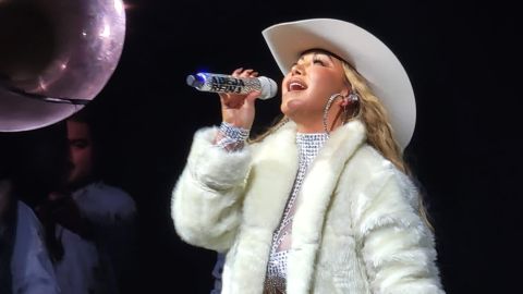 La cantante Chiquis Rivera sigue presumiendo su esbelta figura.