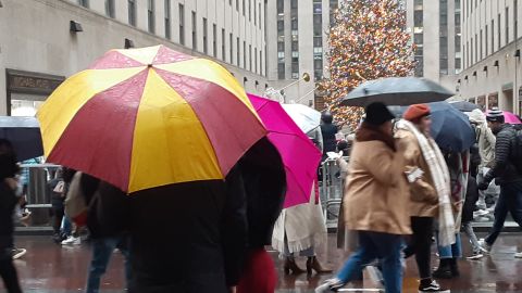 Congestión navideña en Rockefeller Center, 2021.