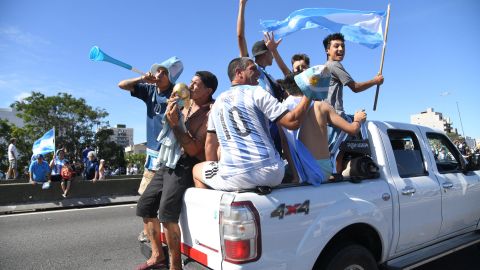 Los aficionados han causado destrozos y accidentes durante las celebraciones.