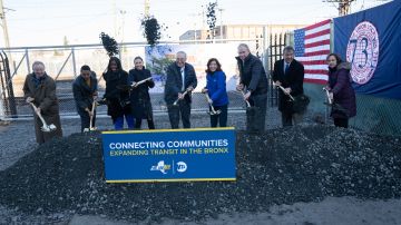La Gobernadora Hochul y otros líderes políticos de NY dieron inicio al  proyecto Metro-North Penn Station