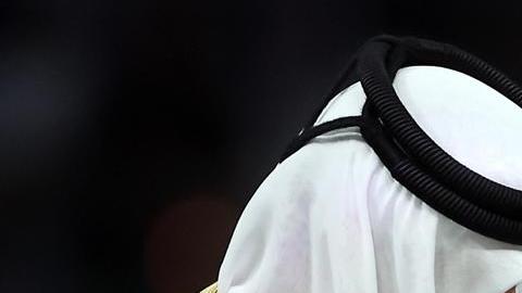 Lionel Messi  recibió el besht por parte del emir de Qatar.