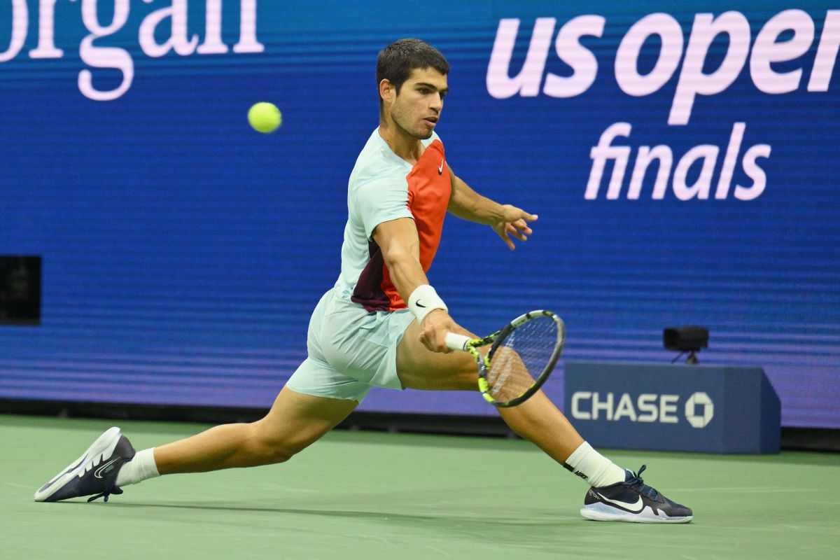 Subastan los tenis que usó Carlos Alcaraz en el US Open y los envían de