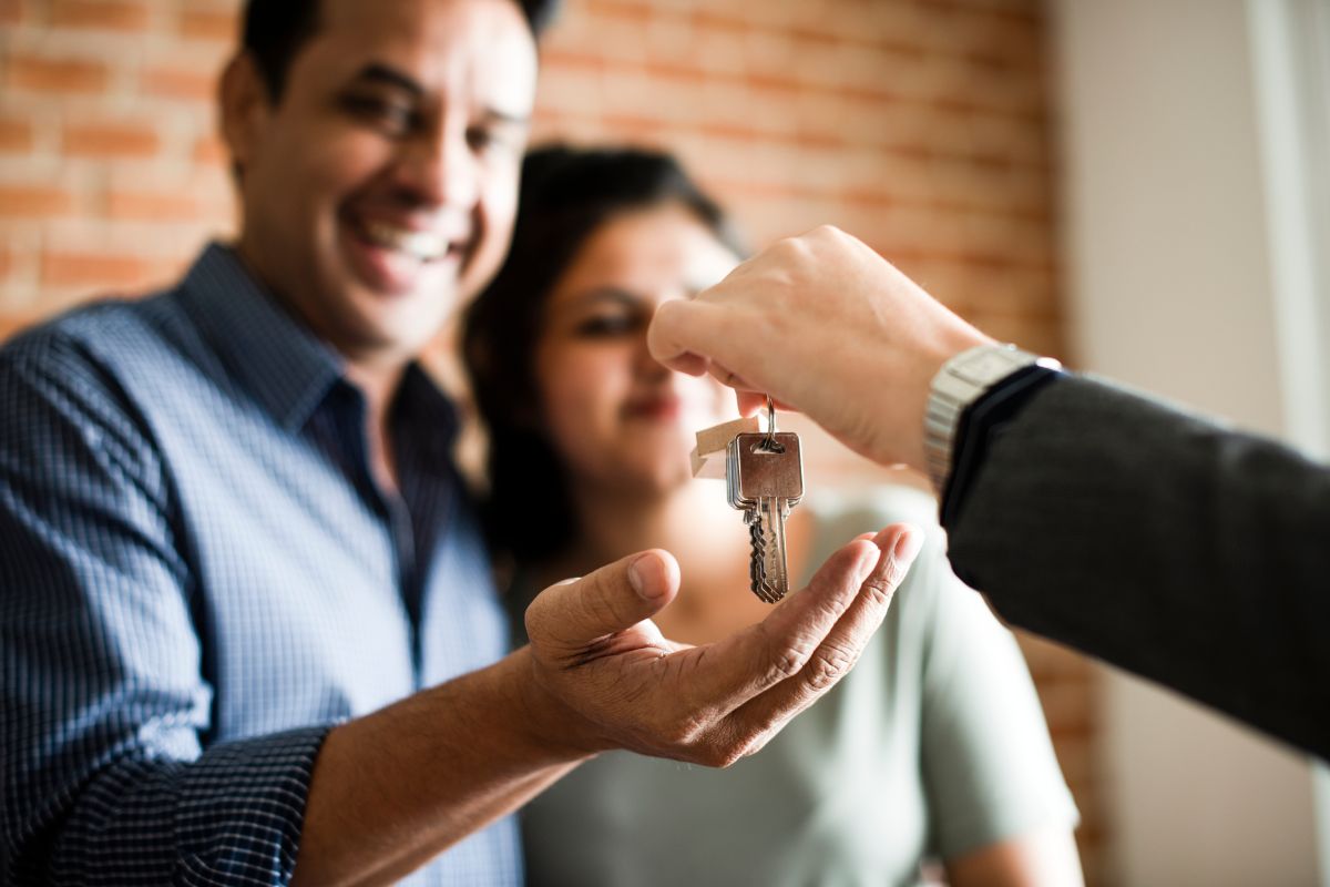Los compradores de vivienda podrían encontrar en 2023 mejores precios que el año previo.