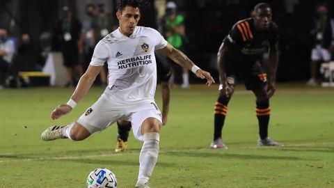 MLS multa a LA Galaxy por irregularidades en fichaje del argentino Cristian Pavón