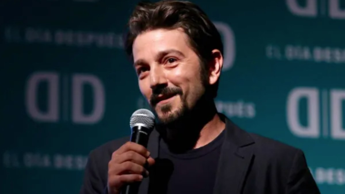 Diego Luna debuta como conductor del programa de Jimmy Kimmel y envía fuerte mensaje contra deportaciones de migrantes