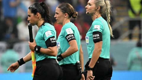 Mundial Qatar 2022: Quiénes son las 3 mujeres que arbitraron por primera vez un partido de hombres en la historia de los mundiales