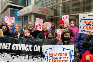 Nueva coalición en NY trata de atacar la "bestia" de la falta de viviendas y desalojos empujando cinco leyes estatales