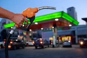 Galón de gasolina cotiza en $3.17 dólares promedio, en medio de temporada de conducción de invierno