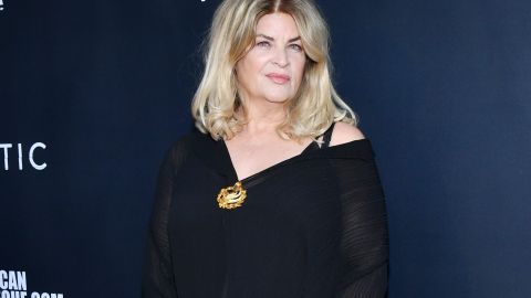 Se revela que la causa oficial de la muerte de Kirstie Alley es cáncer de colon.