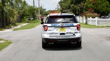 La cámara corporal de un oficial de Tampa captó el rescate.
