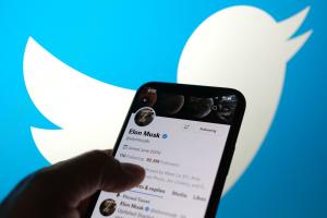Twitter anunció que prohibirá enlaces a otras redes sociales de la competencia