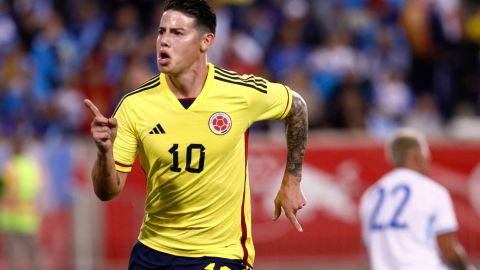 James Rodríguez celebra su más reciente gol con la selección de Colombia en amistoso ante Guatemala.