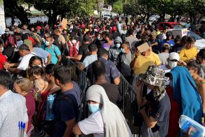 Autoridades migratorias dispersaron caravana de migrantes al sur de México