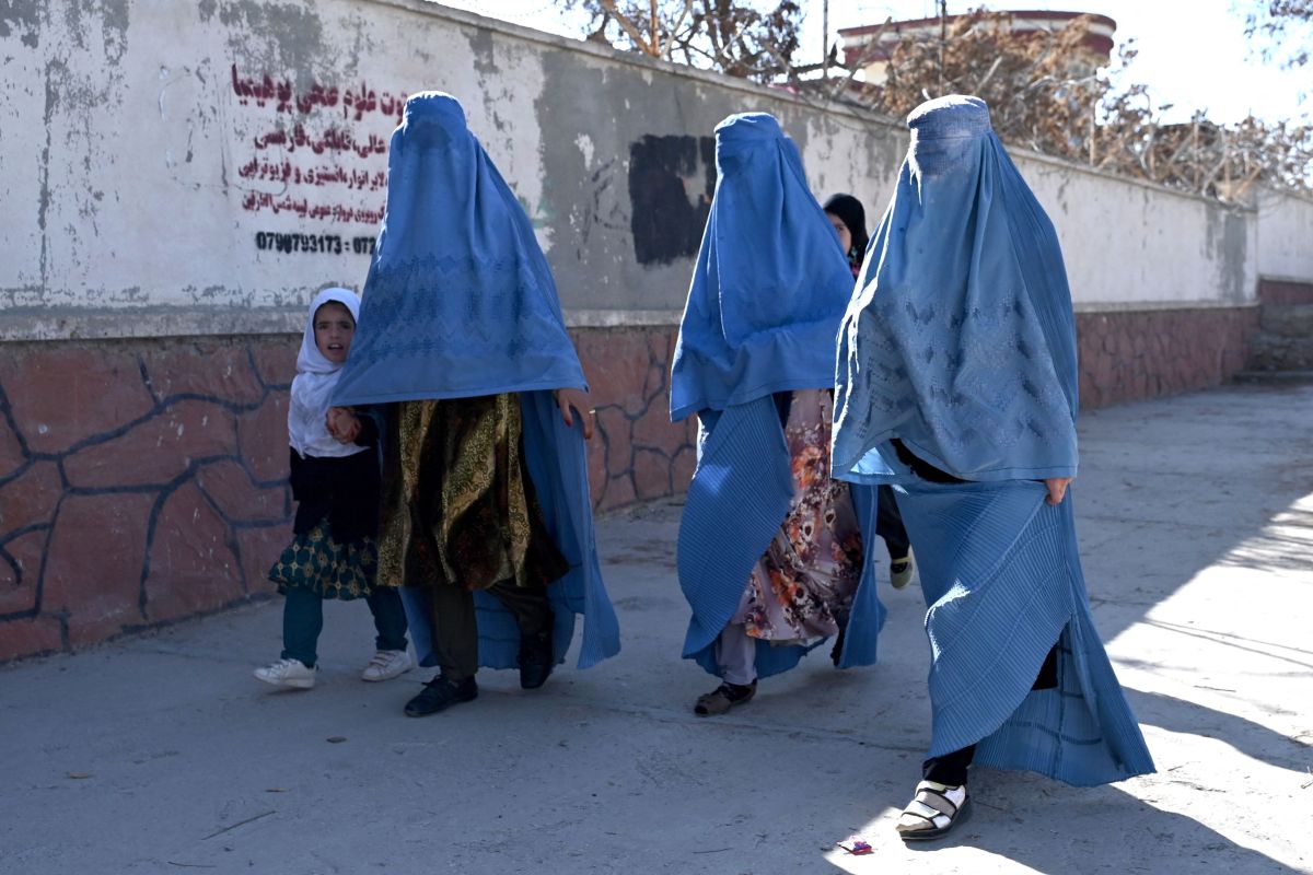 Talibanes Prohíben A Mujeres Y Niñas Asistir A Universidades En Afganistán El Diario Ny 8403