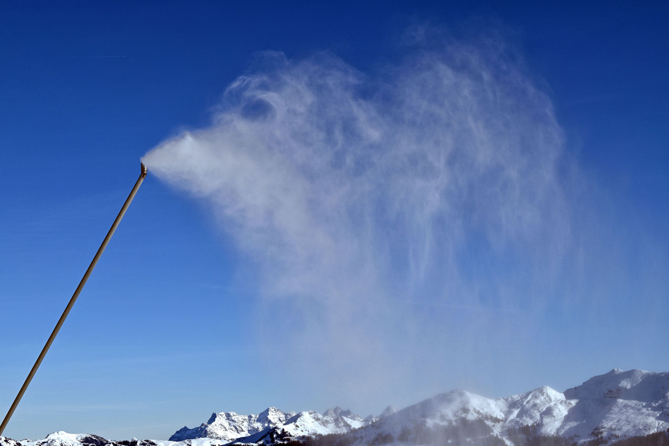 La nieve artificial ya no es suficiente: más de un tercio de las estaciones  de esquí tendrán que cerrar