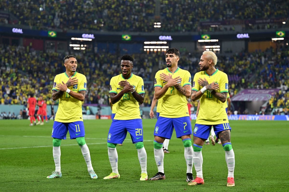 Los atacantes brasileños celebraron el segundo gol con un épico baile.