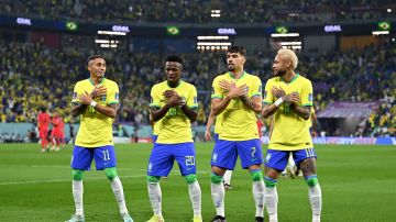 Los atacantes brasileños celebraron el segundo gol con un épico baile.