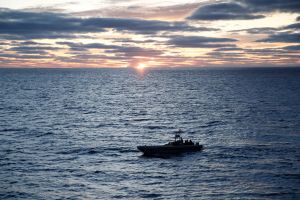 Guardia Costera busca a nueve cubanos que naufragaron frente a la costa sureste de Florida