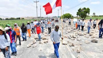PERU-POLITICS-PROTESTS-BLOCKADE