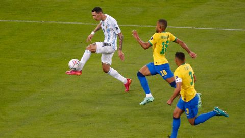 Di María anotando en el Maracaná ante Brasil