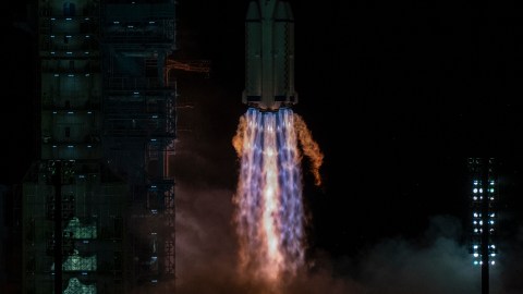 El Zhuque-2 transportaba una serie de satélites para empresas comerciales.