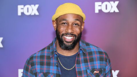 Stephen "tWitch" Boss, quien fuera DJ y productor ejecutivo del programa Ellen DeGeneres.