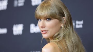 Taylor Swift hará su debut como directora de largometrajes con Searchlight.