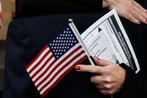USCIS impulsa cambios a pruebas de inglés y cívica en examen para la ciudadanía