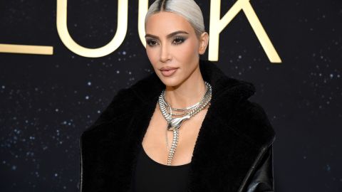 La decoración navideña de Kim Kardashian es muy parecida a su estilo.
