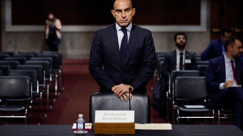 Rostin Behnam, presidente de la Comisión de Comercio de Mercancías y Futuros (CFTC), durante una audiencia en el Senado federal sobre la propuesta para regular el mercado de las criptomonedas.