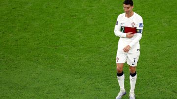 Cristiano Ronaldo se muestra frustrado tras la eliminación de Portugal del Mundial Qatar 2022.