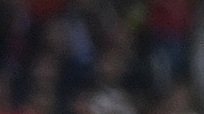 Theo Hernández supera a Yassine Bounou para marcar el 1-0.